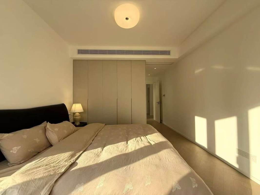 Housing image — Bedroom