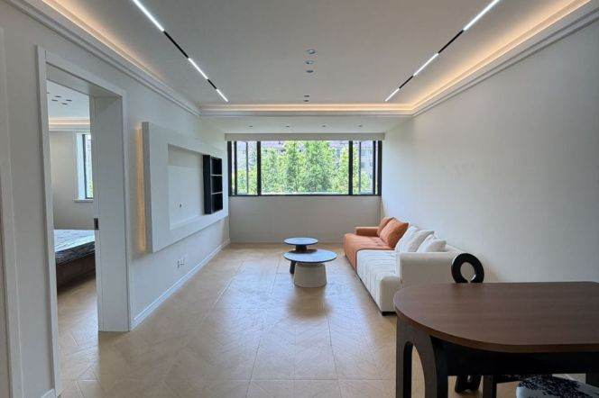 2BR Apartment in Hongqiao CBD