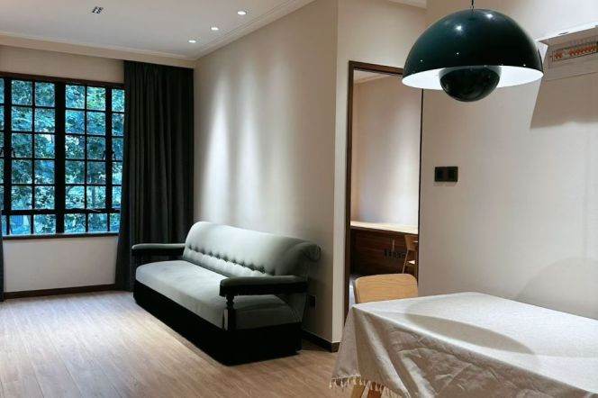 2BR Apartment in Jing'an with Green View (L2/L7/L14)