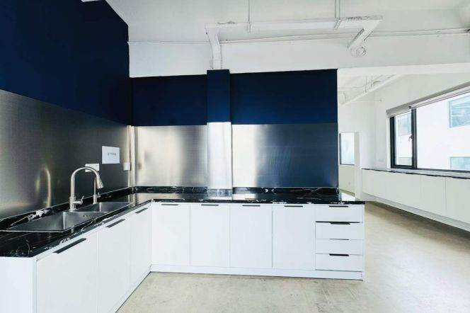 Spacious Studio Office in Jing'an