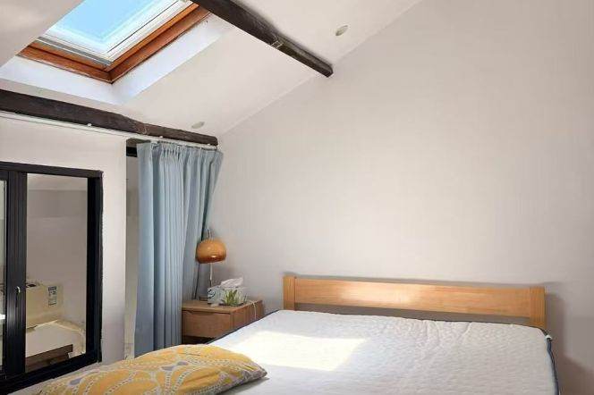 2BR Lane House near Nanjing Xi Lu with Terrace