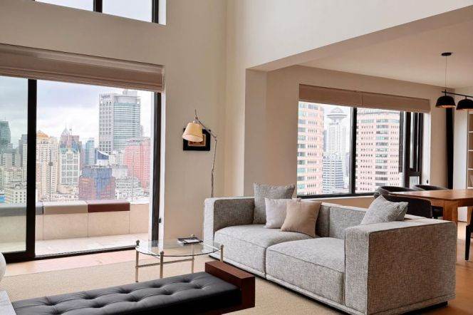 High-Floor Spacious 4BR Apartment near Tiantong Rd Metro (L10/L12)