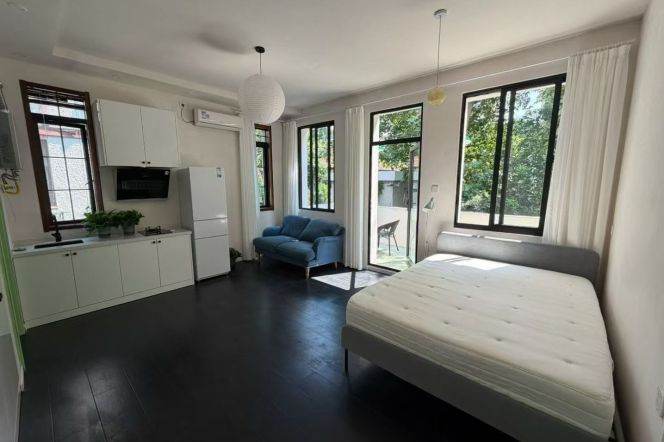 1BR Heritage Apartment in Old Xuhui (L1)