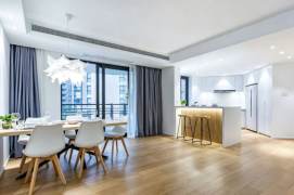 4BR Apartment in Xujiahui