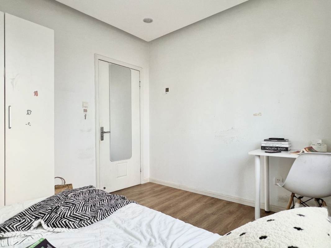 Housing image — Bedroom