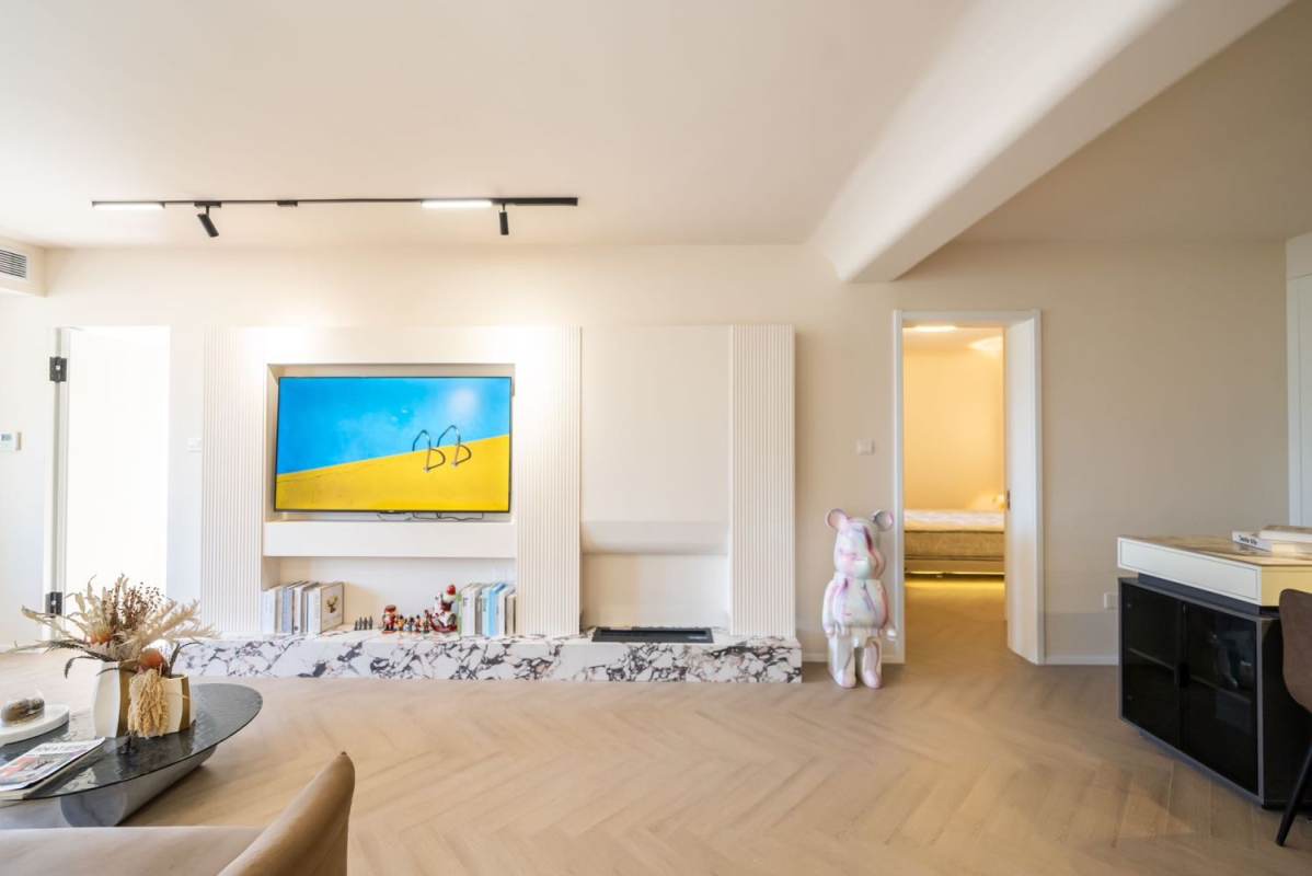 Housing image — Living Room