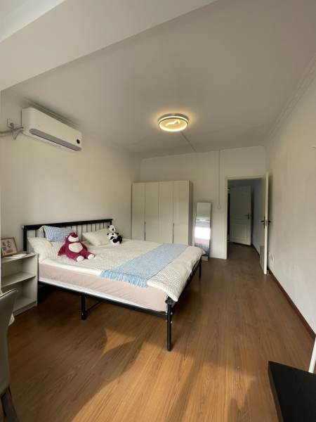 Housing image — Bedroom