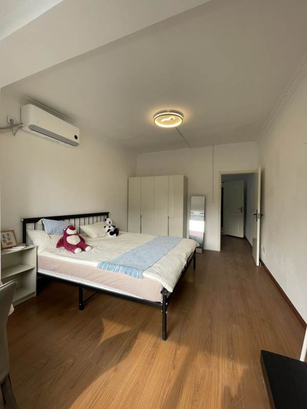 Housing image — Bedroom