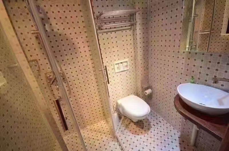 Housing image — Bathroom
