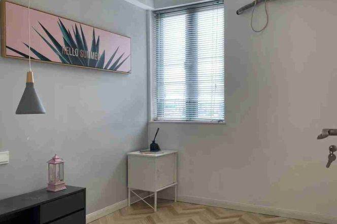 2BR Apartment near Jiangsu Rd Metro with Floor-to-Ceiling Windows (L2/L11)