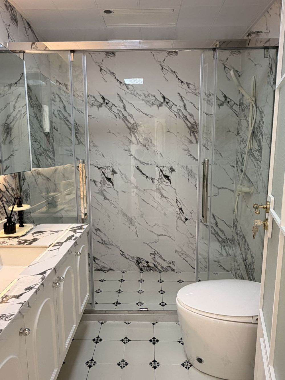 Housing image — Bathroom