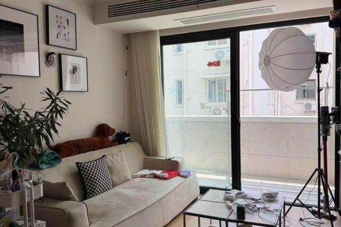 1BR Apartment near Jiaotong University Metro (L10/L11)