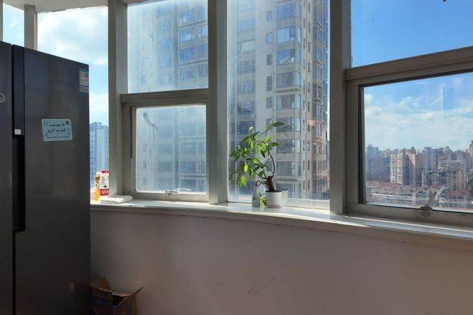 Spacious 2BR Apartment in Jing'an (L2/L11)