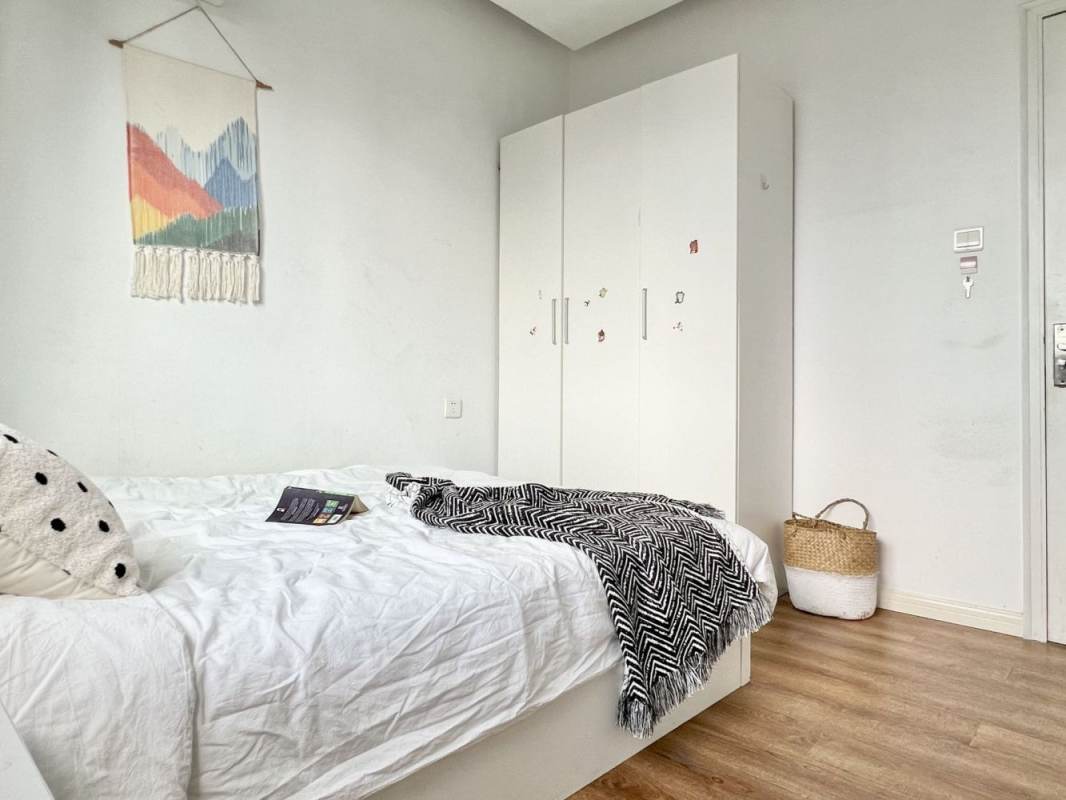 Housing image — Living Room
