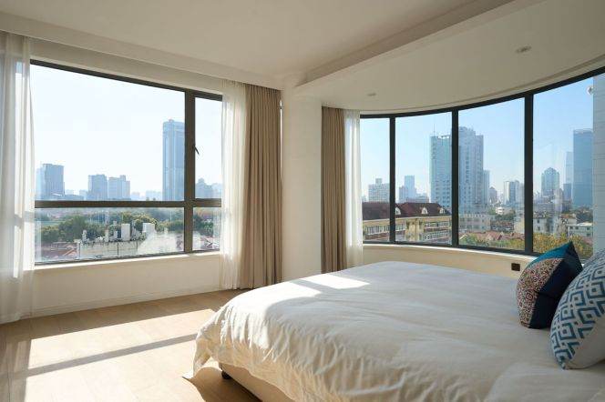 Spacious 3BR Apartment at Top Of City with Outstanding View (L13)