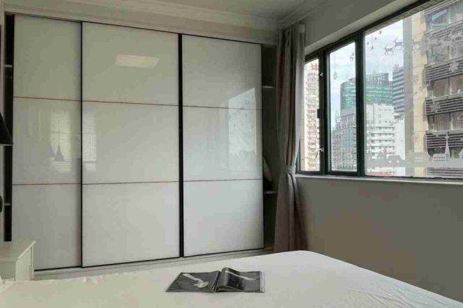 2BR Apartment near Jiangsu Rd Metro with Floor-to-Ceiling Windows (L2/L11)