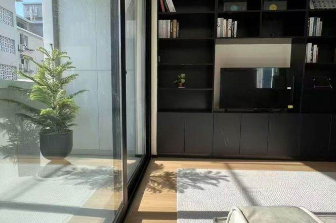 1BR Apartment near Jiaotong University Metro (L10/L11)