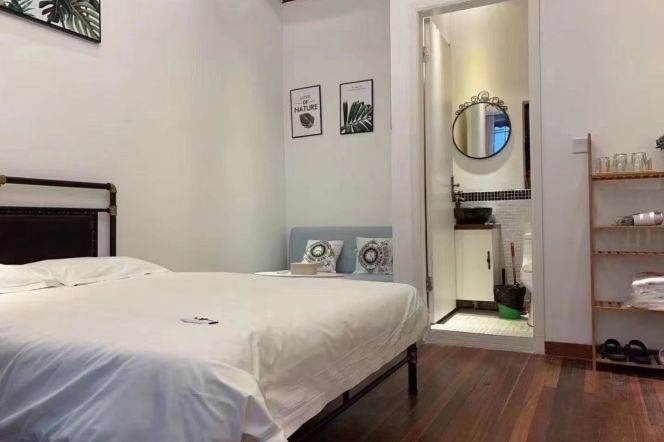 1BR Lane House in Old Xuhui with Terrace