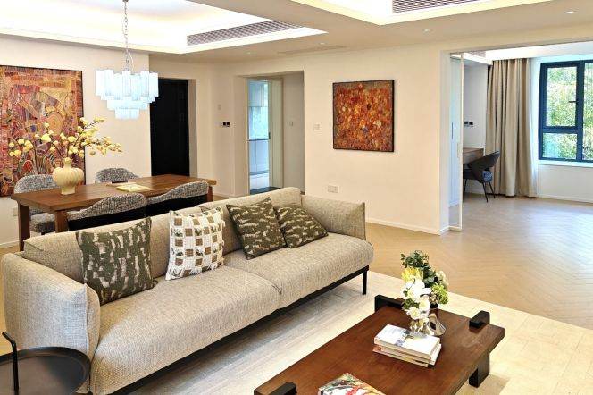 3BR Apartment in Jing'an with Green View (L2/L11)