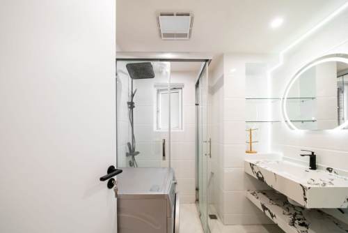 Housing image — Bathroom