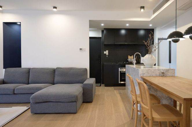 High-Floor 3BR Apartment in Old Xuhui (L2/L11)