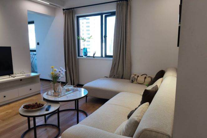 Spacious 2BR Apartment in Jing'an (L2/L11)