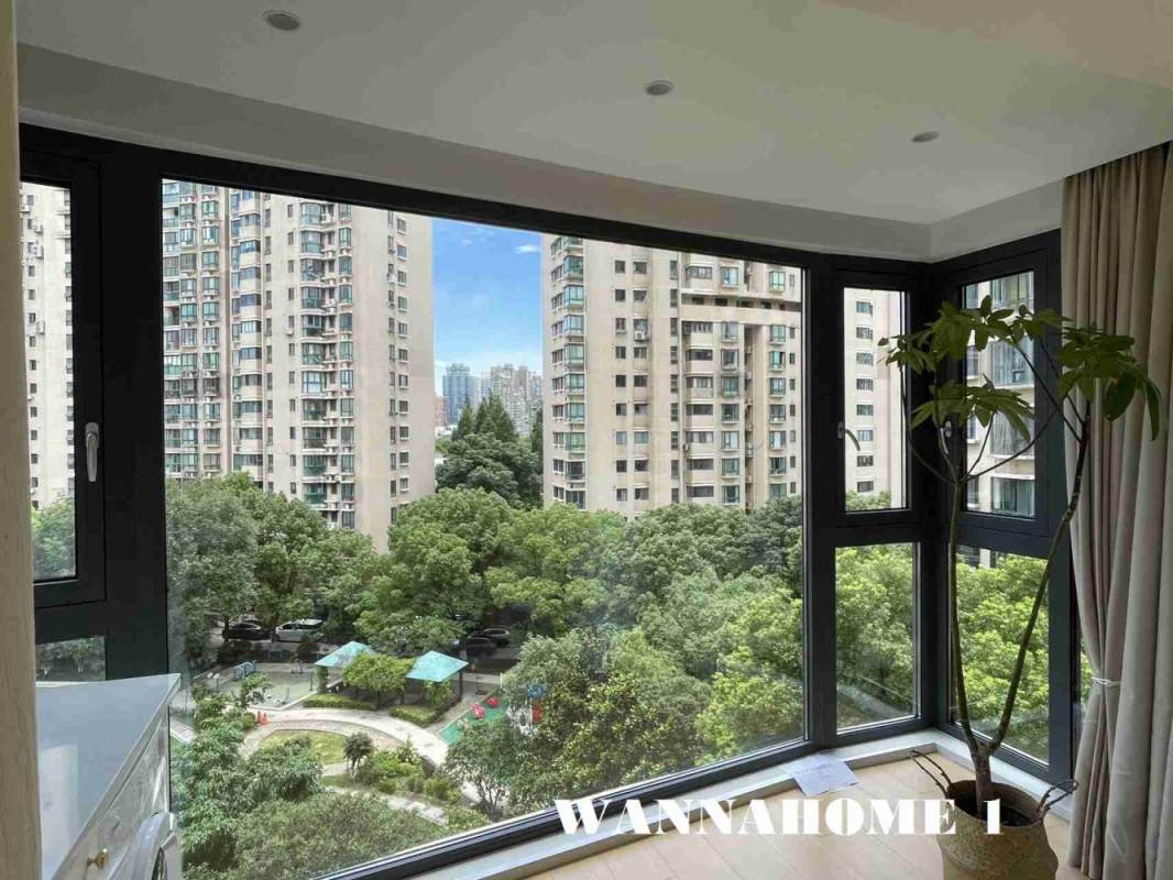 Housing image — Balcony