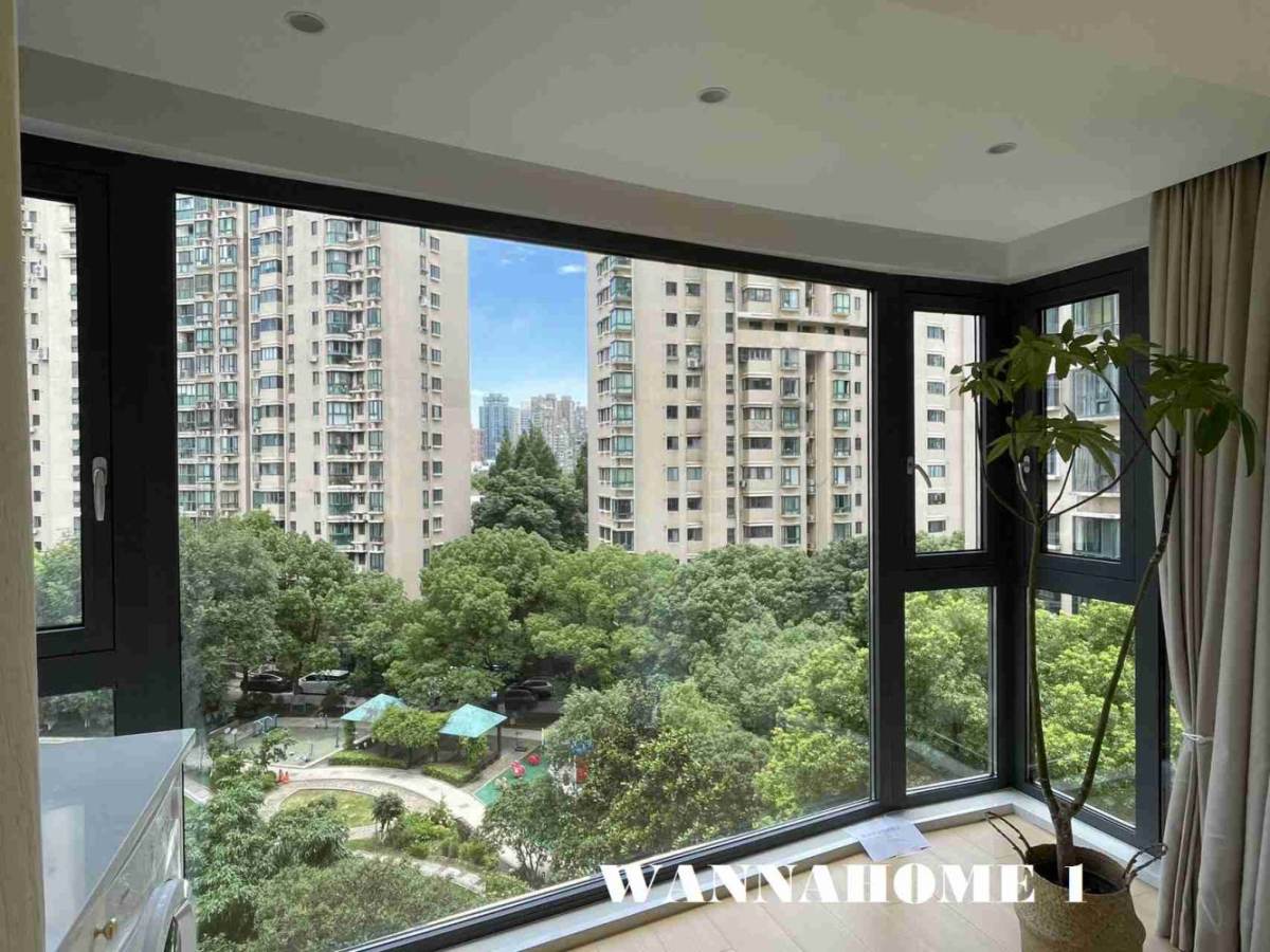 Housing image — Balcony
