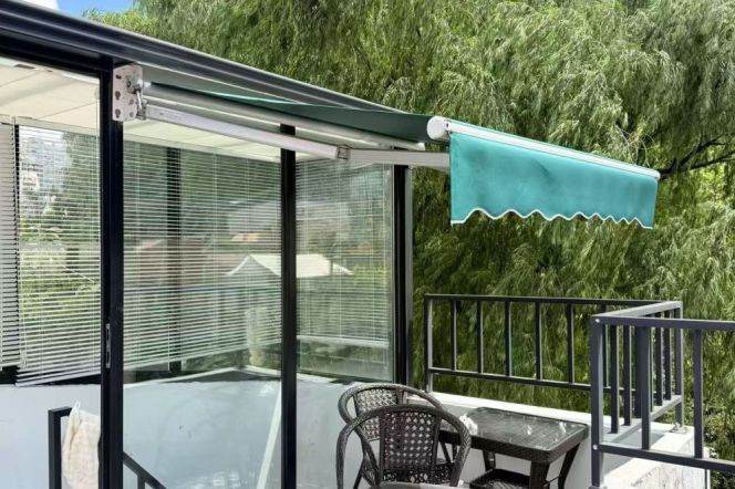2BR Lane House near Nanjing Xi Lu with Terrace