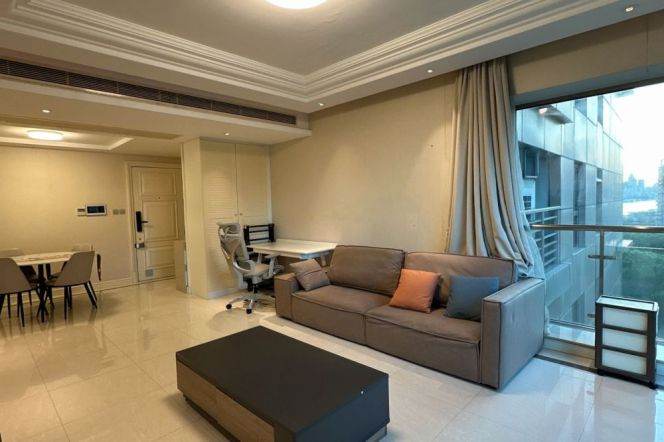 Spacious 1BR Apartment near Shangcheng Rd Metro with River View