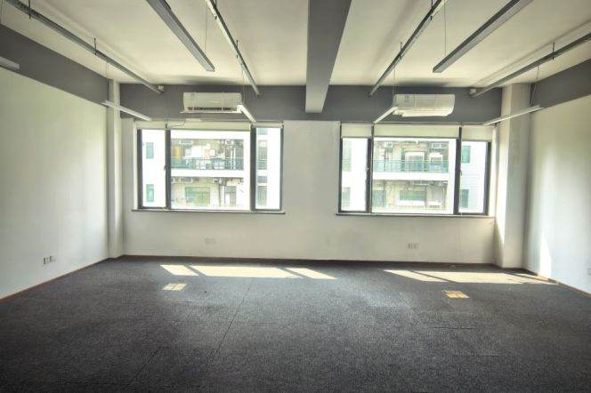 Spacious Studio Office near Changping Rd Metro (L7/L14)