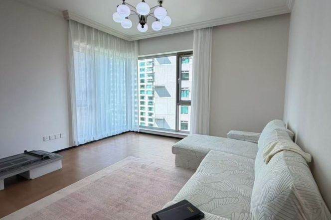 Spacious 1BR Apartment near Shangcheng Rd Metro