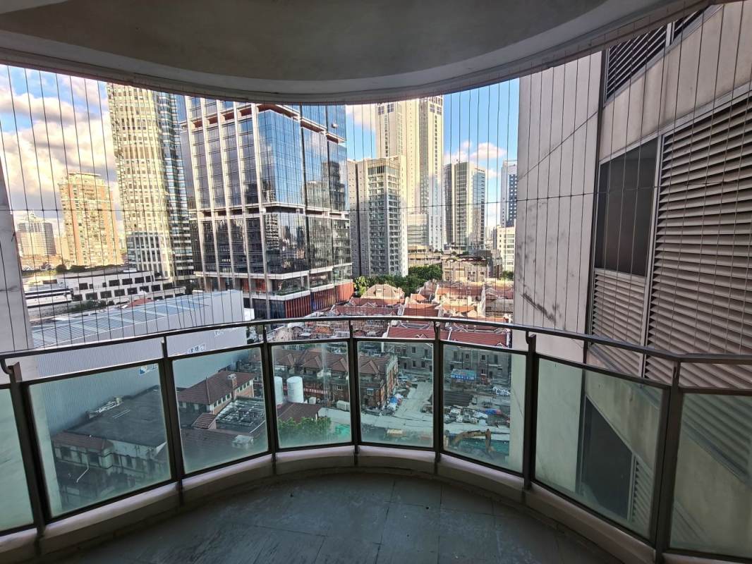Housing image — Balcony