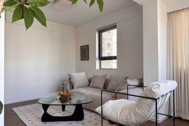 Spacious 1BR Apartment near Changping Rd Metro (L7)