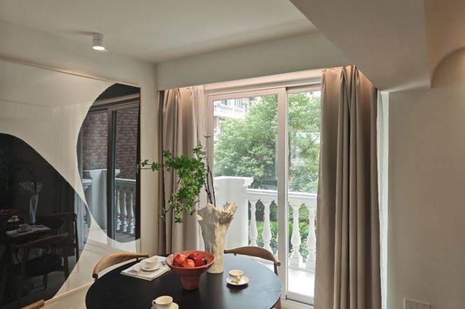 Spacious 2BR Apartment in Xujiahui