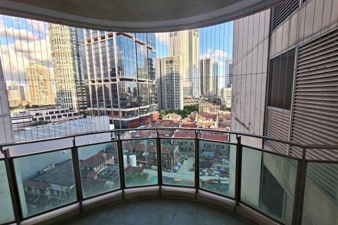 3BR Apartment near Nanjing Xi Lu (L2/L12/L13)