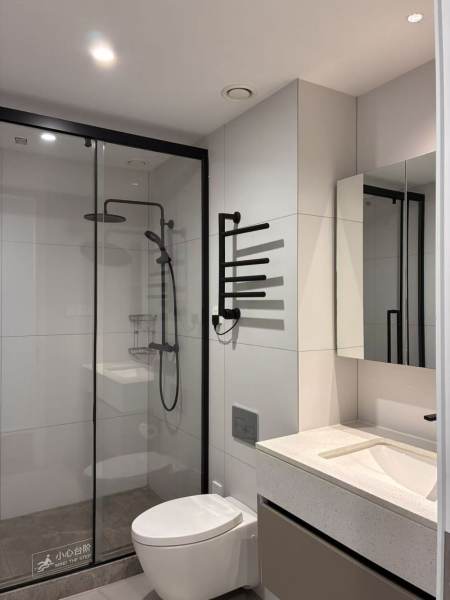Housing image — Bathroom