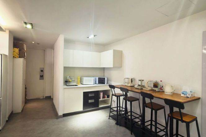 Spacious Studio Office near Changping Rd Metro (L7/L14)