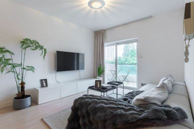 3BR Apartment at Ambassy Court (L1/L7/L10)