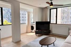 High-Ceiling 2BR Apartment in Old Xuhui (L1/L7/L9)