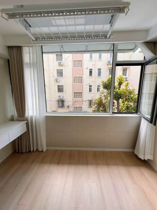 Housing image — Living Room