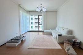 Spacious 1BR Apartment near Shangcheng Rd Metro