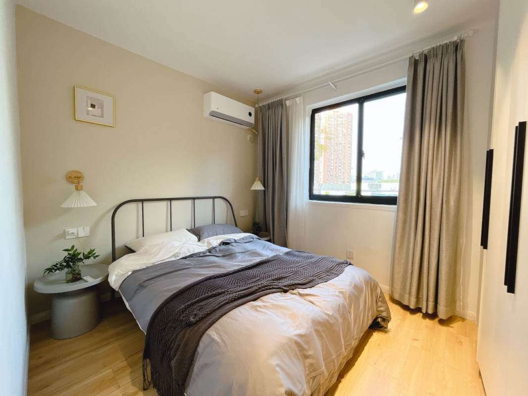 Housing image — Bedroom