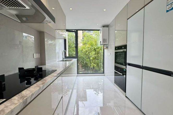 3BR Apartment in Jing'an (L2/L11)