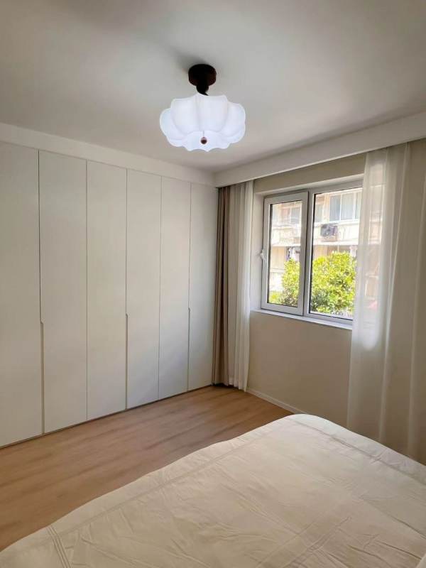 Housing image — Bedroom