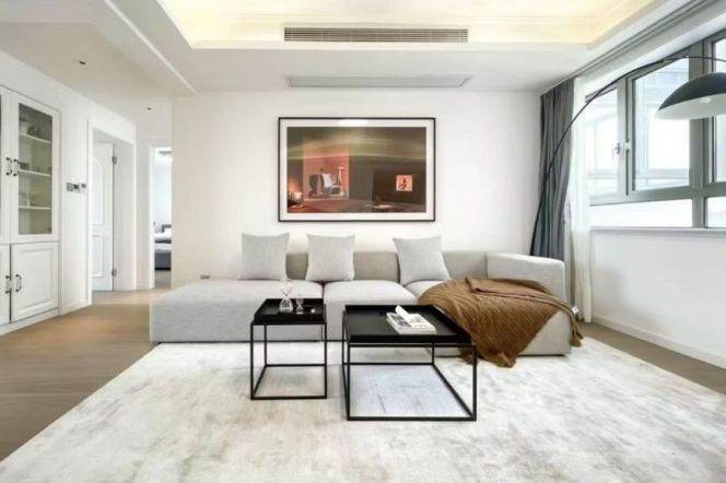 High-Floor 4BR Apartment near Shanghai Indoor Stadium Metro (L1/L4/L11)