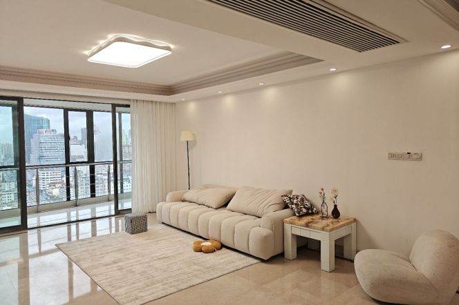 High-Floor Spacious 3BR Apartment near People's Square with Outstanding View (L10/L12)