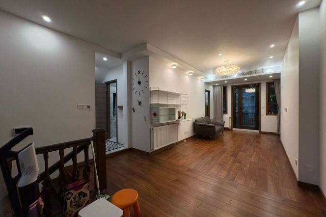 High-Ceiling 3BR Heritage Apartment near South Shaanxi Rd Metro with Terrace (L1/L10/L12)