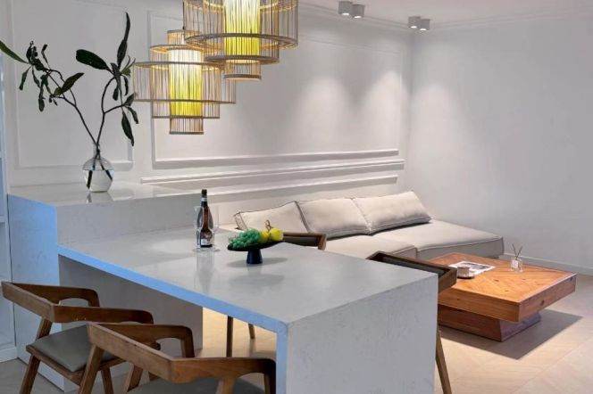 High-Floor 2BR Apartment near Zhongshan Park (L11/L13)