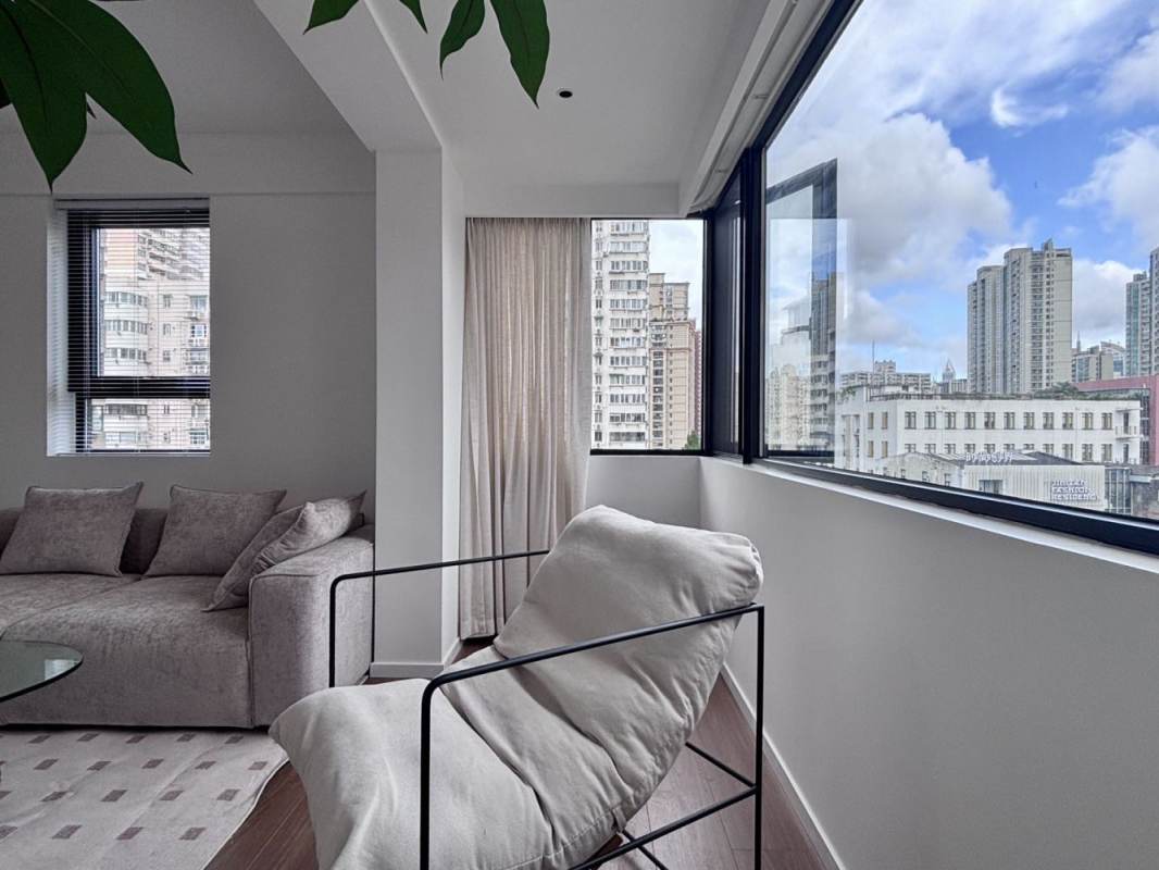 Housing image — Balcony